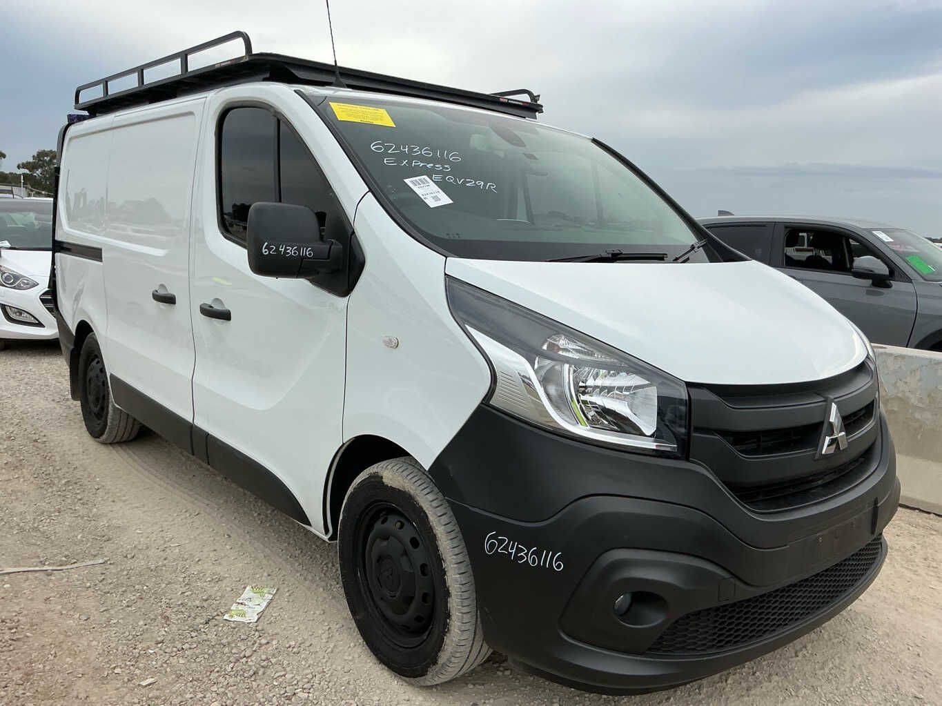 Mitsubishi Express