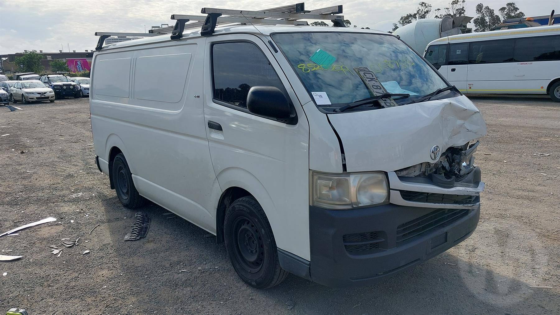 Toyota HiAce LWB Van